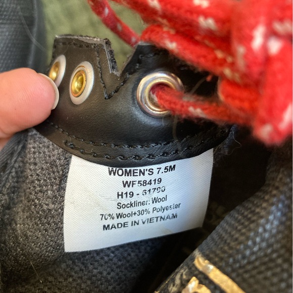 Keds Scout boots, black with red laces, great for rain and snow - Picture 4 of 4